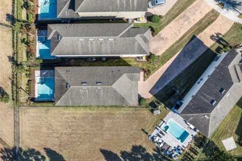 Villa ou maison à vendre à Kissimmee, Floride: 6 chambres, 308.16 m2 № 2135660 - photo 4