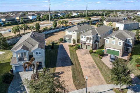 Villa ou maison à vendre à Kissimmee, Floride: 6 chambres, 308.16 m2 № 2135660 - photo 2