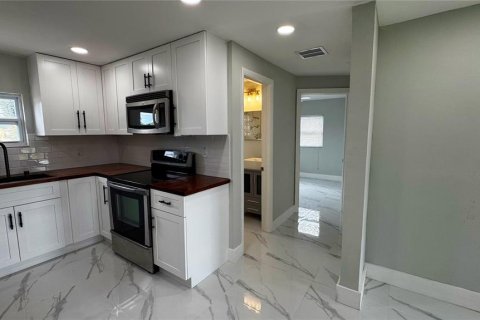 House in Englewood, Florida 2 bedrooms, 98.85 sq.m. № 2123534 - photo 22