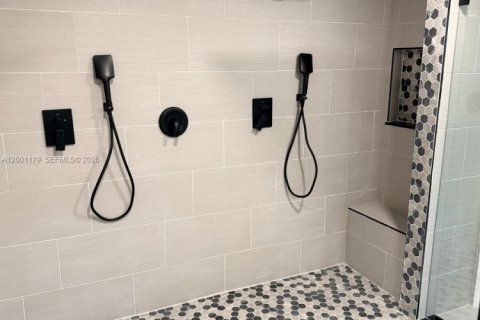 Снять в аренду виллу или дом в Майами, Флорида 3 спальни, 259.2м2, № 2065828 - фото 12