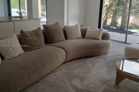 Снять в аренду виллу или дом в Майами, Флорида 3 спальни, 259.2м2, № 2065828 - фото 8