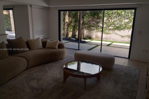 Снять в аренду виллу или дом в Майами, Флорида 3 спальни, 259.2м2, № 2065828 - фото 10