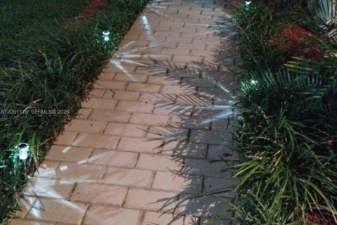 Снять в аренду виллу или дом в Майами, Флорида 3 спальни, 259.2м2, № 2065828 - фото 4