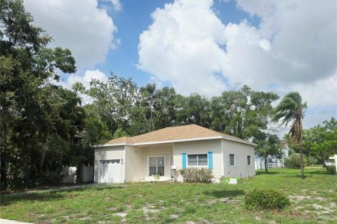 Villa ou maison à vendre à Clearwater, Floride: 2 chambres, 116.41 m2 № 2225500 - photo 2