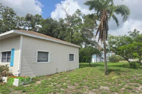 Villa ou maison à vendre à Clearwater, Floride: 2 chambres, 116.41 m2 № 2225500 - photo 13