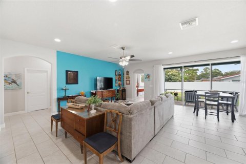 Casa en venta en Tarpon Springs, Florida, 3 dormitorios, 193.24 m2 № 2138652 - foto 9