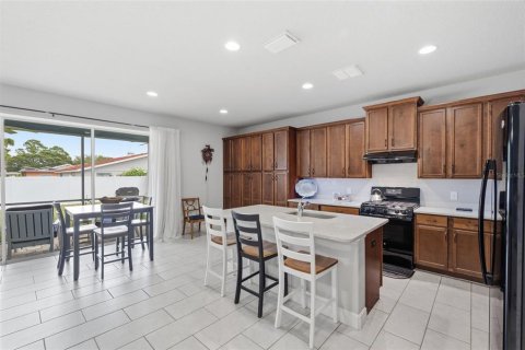 Casa en venta en Tarpon Springs, Florida, 3 dormitorios, 193.24 m2 № 2138652 - foto 2
