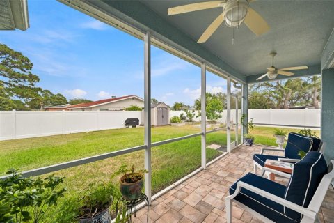 Casa en venta en Tarpon Springs, Florida, 3 dormitorios, 193.24 m2 № 2138652 - foto 5
