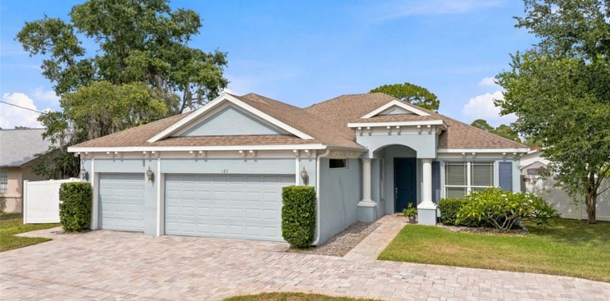 Casa en Tarpon Springs, Florida 3 dormitorios, 193.24 m2 № 2138652