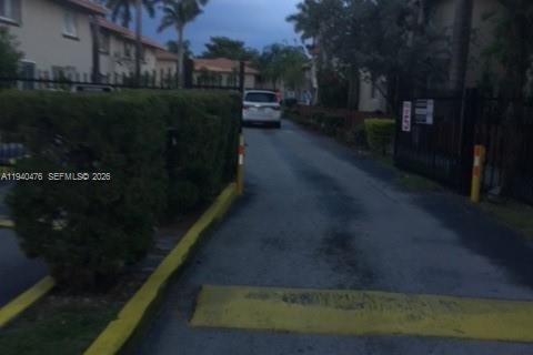 Touwnhouse à louer à Miami, Floride: 4 chambres, 123.56 m2 № 1998315 - photo 2