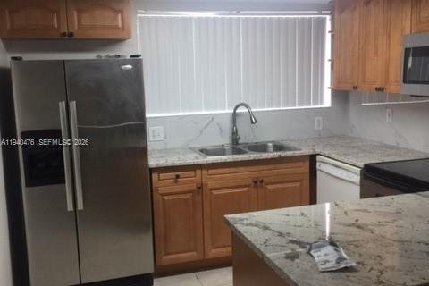 Touwnhouse à louer à Miami, Floride: 4 chambres, 123.56 m2 № 1998315 - photo 17