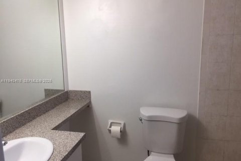 Touwnhouse à louer à Miami, Floride: 4 chambres, 123.56 m2 № 1998315 - photo 15