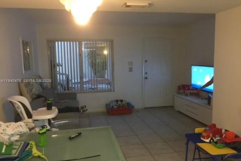 Touwnhouse à louer à Miami, Floride: 4 chambres, 123.56 m2 № 1998315 - photo 7