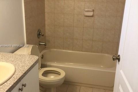 Touwnhouse à louer à Miami, Floride: 4 chambres, 123.56 m2 № 1998315 - photo 14