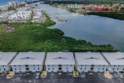 Copropriété à vendre à Indian Shores, Floride: 2 chambres, 129.13 m2 № 2133989 - photo 3
