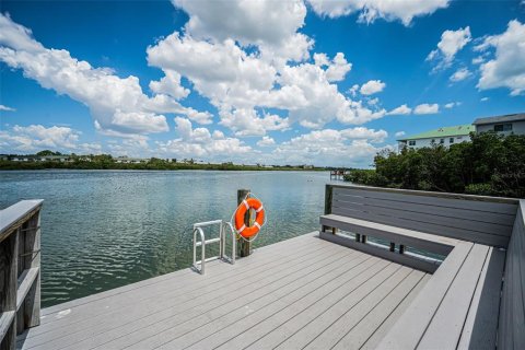 Copropriété à vendre à Indian Shores, Floride: 2 chambres, 129.13 m2 № 2133989 - photo 27