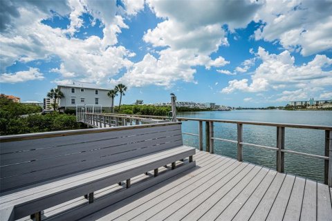 Copropriété à vendre à Indian Shores, Floride: 2 chambres, 129.13 m2 № 2133989 - photo 29