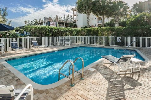 Copropriété à vendre à Indian Shores, Floride: 2 chambres, 129.13 m2 № 2133989 - photo 24