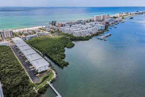 Copropriété à vendre à Indian Shores, Floride: 2 chambres, 129.13 m2 № 2133989 - photo 30