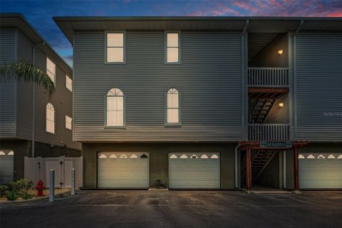 Condo à Indian Shores, Floride, 2 chambres  № 2133989