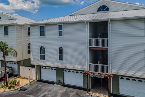 Copropriété à vendre à Indian Shores, Floride: 2 chambres, 129.13 m2 № 2133989 - photo 4