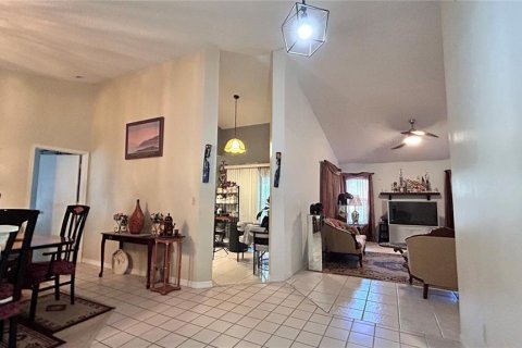 House in Palm Bay, Florida 3 bedrooms, 142.79 sq.m. № 1724429 - photo 12