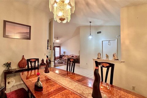 House in Palm Bay, Florida 3 bedrooms, 142.79 sq.m. № 1724429 - photo 11