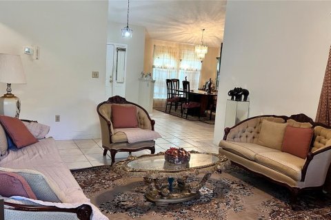 House in Palm Bay, Florida 3 bedrooms, 142.79 sq.m. № 1724429 - photo 6