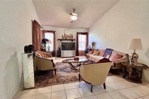 House in Palm Bay, Florida 3 bedrooms, 142.79 sq.m. № 1724429 - photo 9