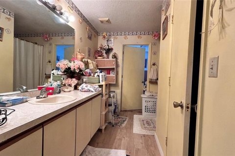 House in Palm Bay, Florida 3 bedrooms, 142.79 sq.m. № 1724429 - photo 14