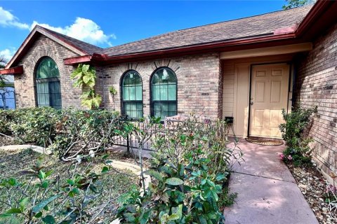 House in Palm Bay, Florida 3 bedrooms, 142.79 sq.m. № 1724429 - photo 3