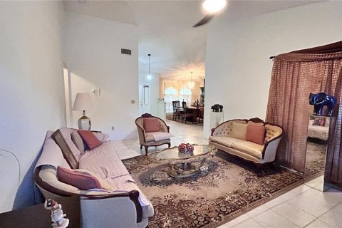 House in Palm Bay, Florida 3 bedrooms, 142.79 sq.m. № 1724429 - photo 10
