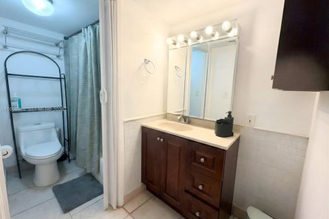 Copropriété à louer à Sunny Isles Beach, Floride: 3 chambres, 114.27 m2 № 2023906 - photo 7