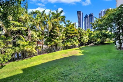 Copropriété à louer à Sunny Isles Beach, Floride: 3 chambres, 114.27 m2 № 2023906 - photo 14