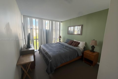 Copropriété à louer à Sunny Isles Beach, Floride: 3 chambres, 114.27 m2 № 2023906 - photo 10