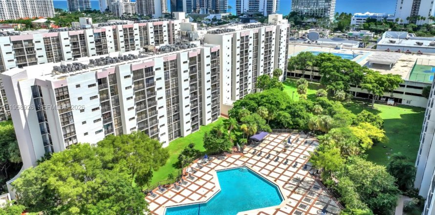 Condo à Sunny Isles Beach, Floride, 3 chambres  № 2023906