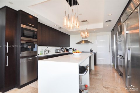 Condominio en venta en Key Biscayne, Florida, 3 dormitorios, 263.84 m2 № 2181439 - foto 2
