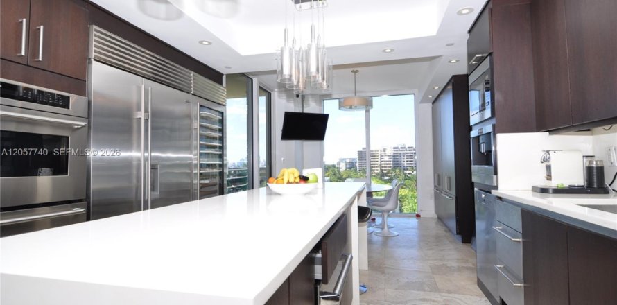 Condominio en Key Biscayne, Florida, 3 dormitorios  № 2181439