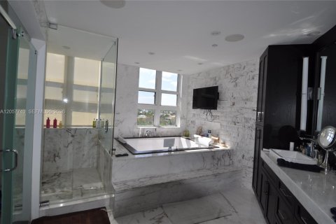 Condominio en venta en Key Biscayne, Florida, 3 dormitorios, 263.84 m2 № 2181439 - foto 7