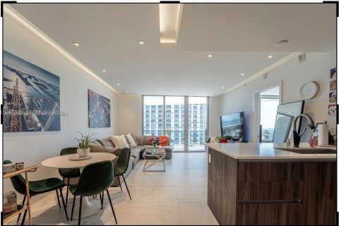 Condominio en venta en Miami, Florida, 1 dormitorio, 69.21 m2 № 2028766 - foto 3
