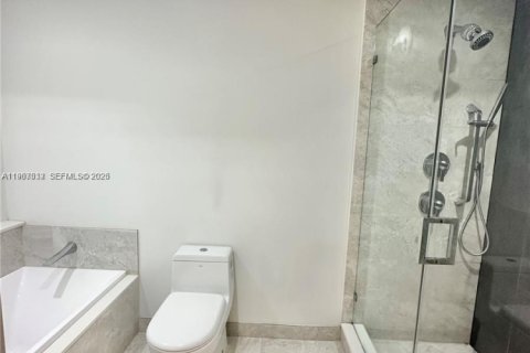 Condominio en venta en Miami, Florida, 1 dormitorio, 69.21 m2 № 2028766 - foto 16