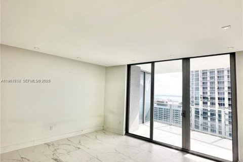 Condominio en venta en Miami, Florida, 1 dormitorio, 69.21 m2 № 2028766 - foto 14