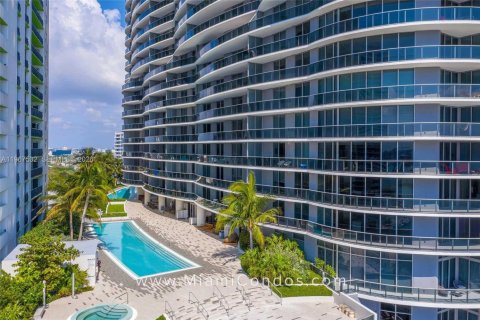 Condominio en venta en Miami, Florida, 1 dormitorio, 69.21 m2 № 2028766 - foto 18