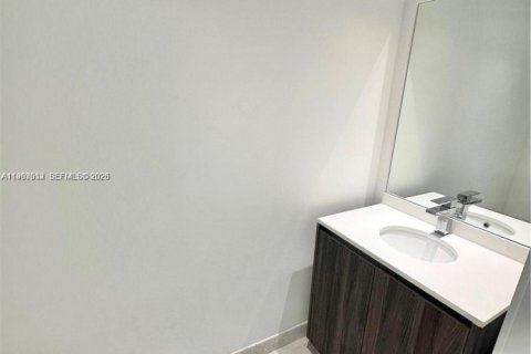 Condominio en venta en Miami, Florida, 1 dormitorio, 69.21 m2 № 2028766 - foto 10