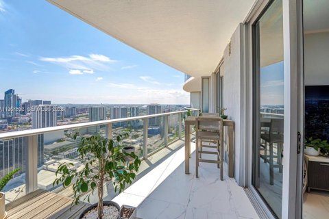 Condominio en venta en Miami, Florida, 1 dormitorio, 69.21 m2 № 2028766 - foto 6