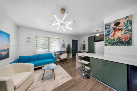Condominio en venta en Miami Beach, Florida, 1 dormitorio, 45.8 m2 № 1857001 - foto 1