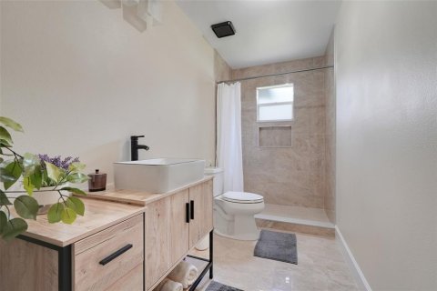 Villa ou maison à louer à Leesburg, Floride: 2 chambres, 128.21 m2 № 2415416 - photo 30