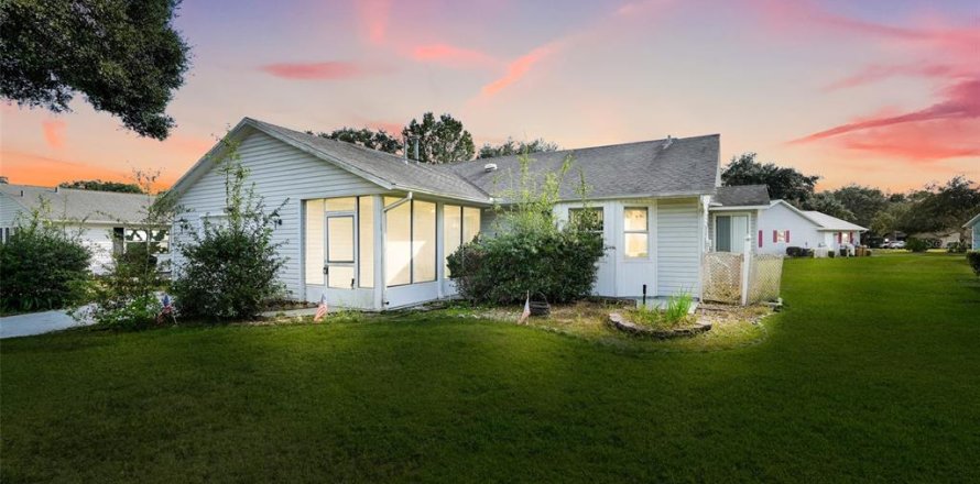 Villa ou maison à Leesburg, Floride 2 chambres, 128.21 m2 № 2415416