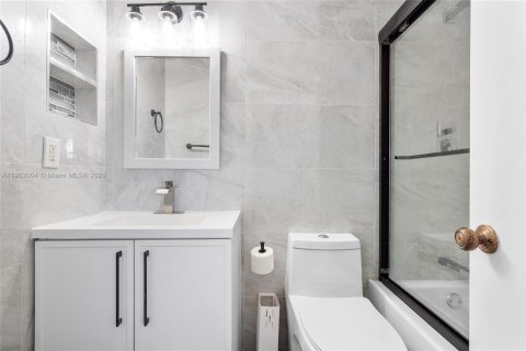 Купить кондоминиум в Маргит, Флорида 2 спальни, 75.72м2, № 1955507 - фото 14