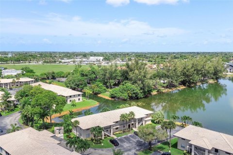 Купить кондоминиум в Маргит, Флорида 2 спальни, 75.72м2, № 1955507 - фото 29